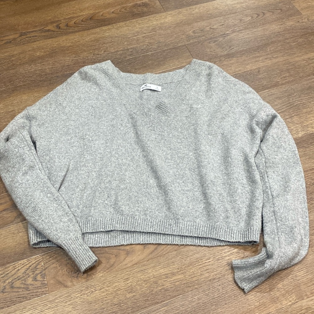 Hollister Grey Cropped Sweater